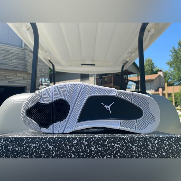 Nike Air Jordan 4 Retro Military Black - Picture 5 of 6